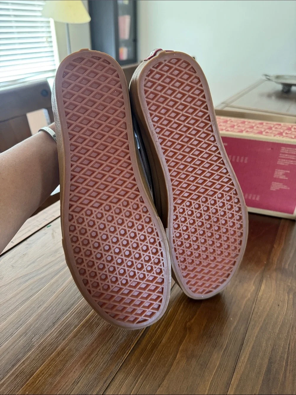 Vans low top